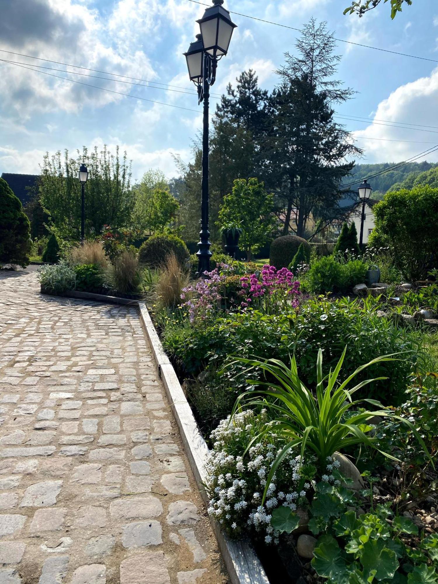 Logis Hotel Domaine Du Moulin Saint-Avold Exterior photo